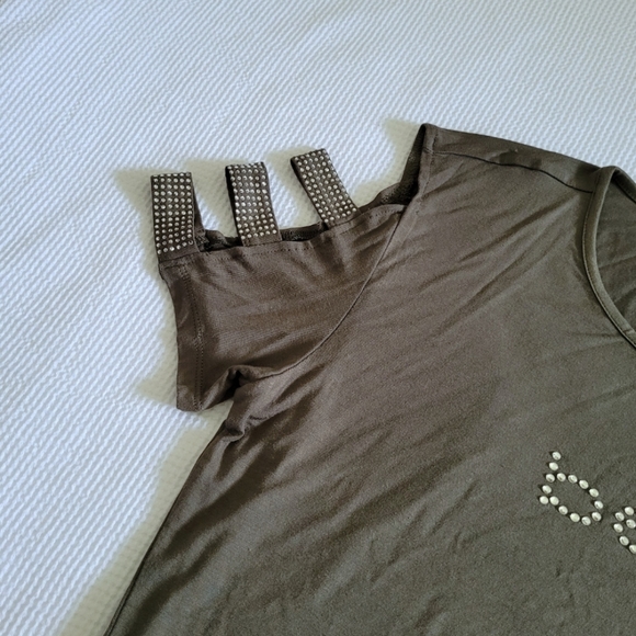 bebe Ivy Green💚 Top w/Cutout✂️ Sleeve Detail-NWT - Picture 11 of 14